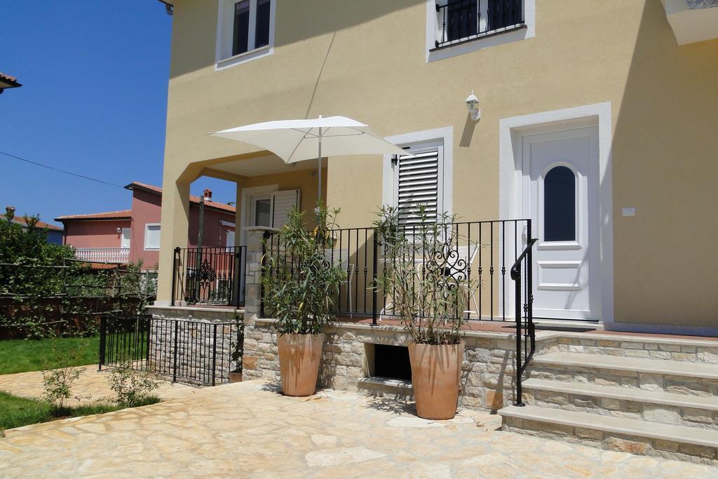 Apartments Villa Ela Umag Eksteriør billede
