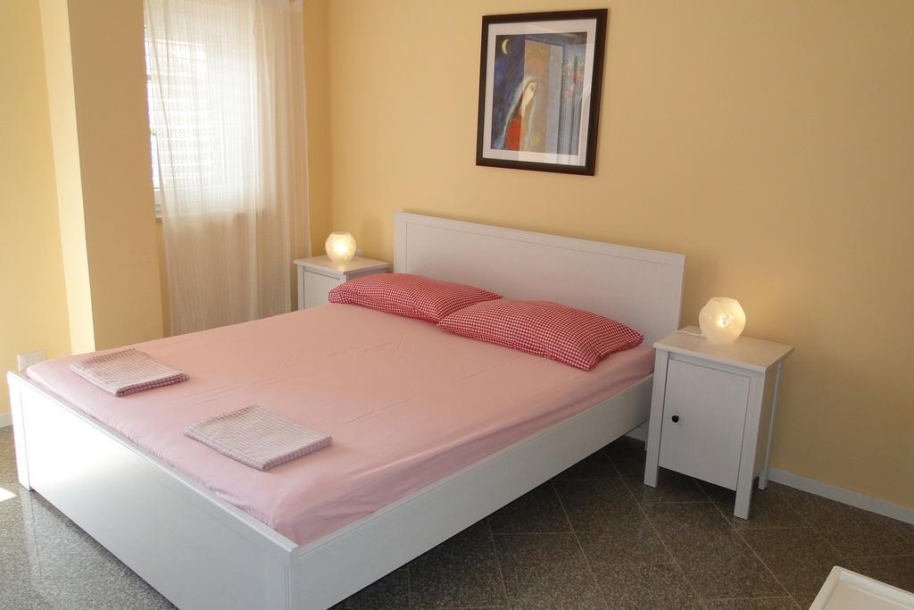 Apartments Villa Ela Umag Eksteriør billede